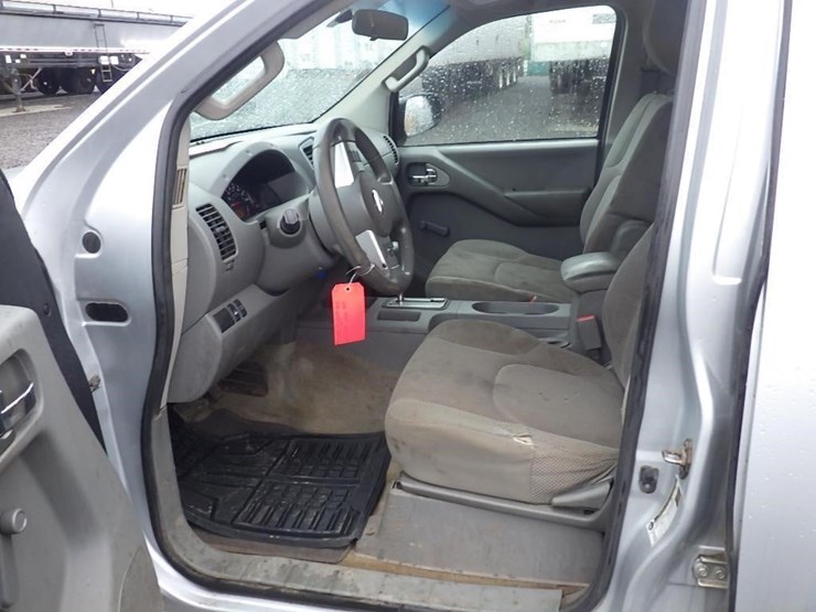 2014-nissan-frontier-image-16