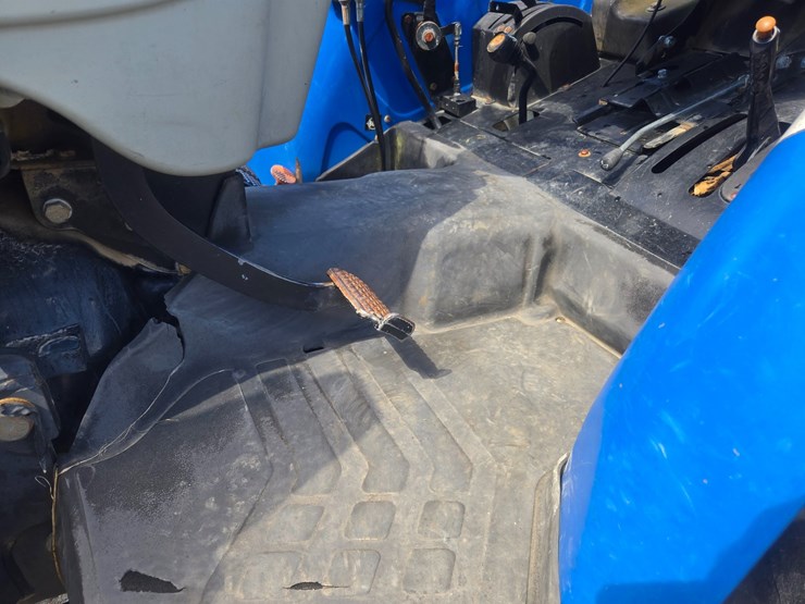 new-holland-t4030-image-22