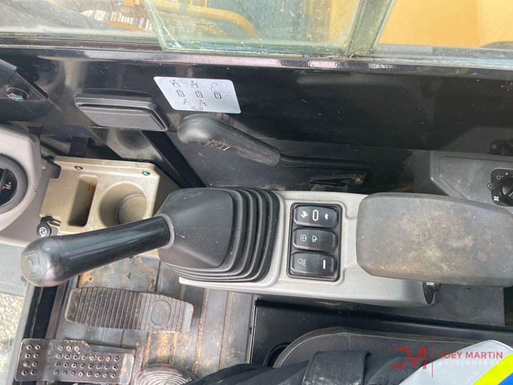 2021-caterpillar-305.5e2-image-19