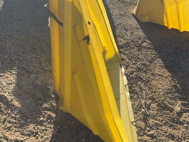 poly-auger-hopper---4’-wide-w/-metal-support-image-4