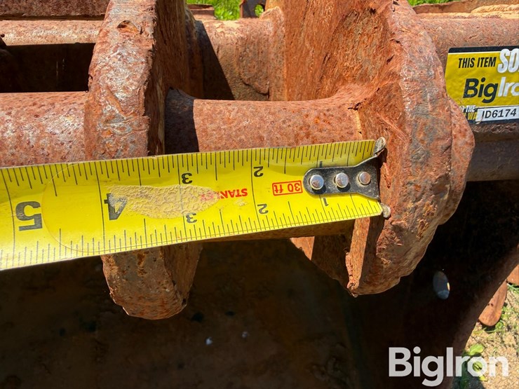 2004-geith-volvo-s2-48”-excavator-bucket-image-19