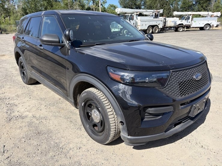 2020-ford-explorer-image-2