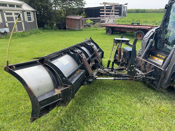 snow-dogg-xp810-skid-steer-snow-plow---10’-image-2