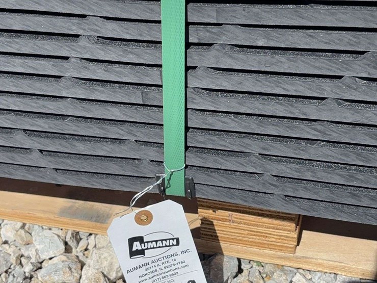 heavy-duty-composite-ground-protection-mats,-palletized-image-3