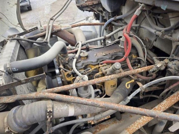 2002-freightliner-fl80-image-3