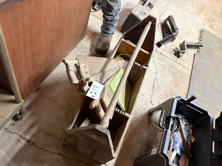 saws-&-wood-toolbox-image-3