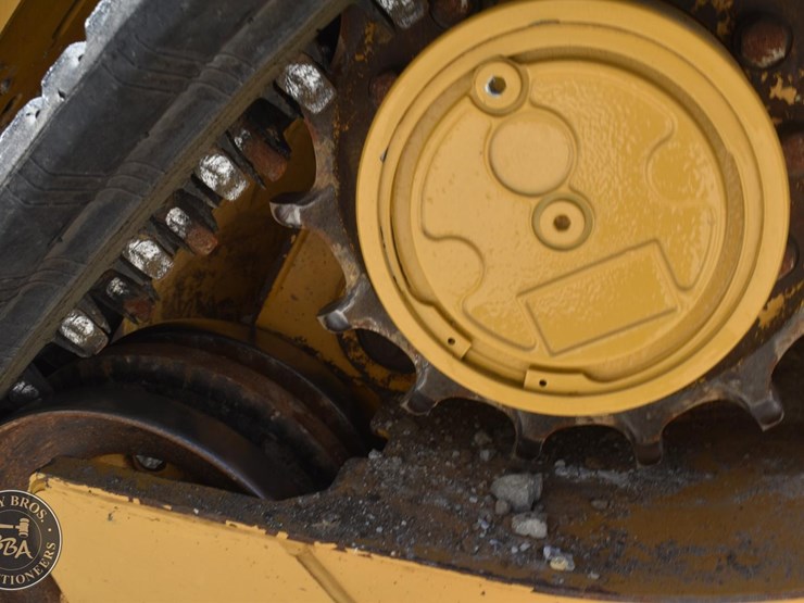 2023-caterpillar-259d3-image-14