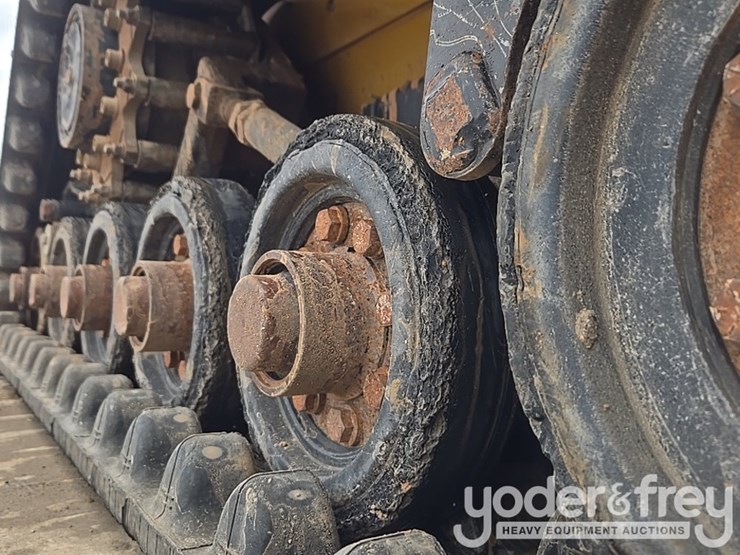 2011-caterpillar-257b3-image-17