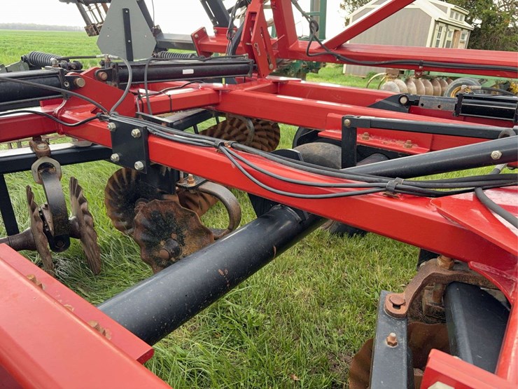 case-ih-330-image-33