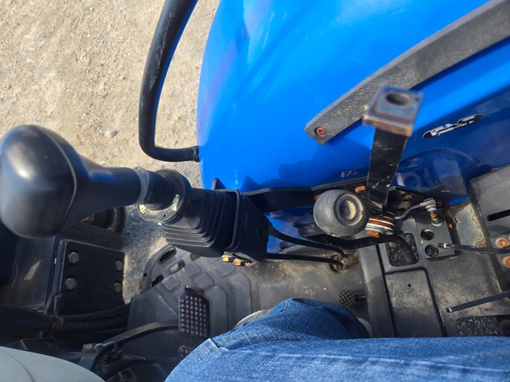 new-holland-t4030-image-26