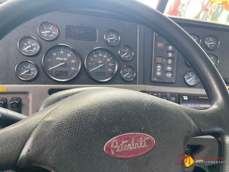 2016-peterbilt-365-image-20