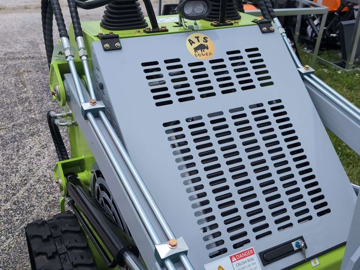 ats-mini-crawler-loader---t460---green---23hp-image-3