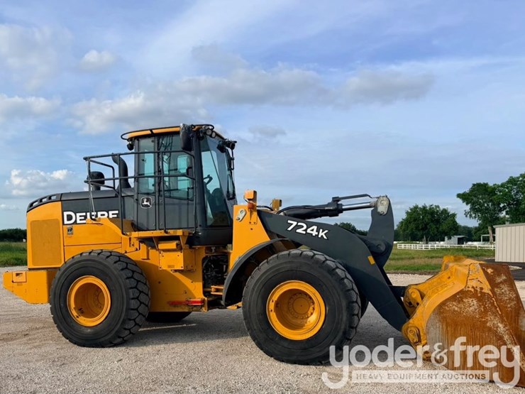 2019-deere-724k-image-4