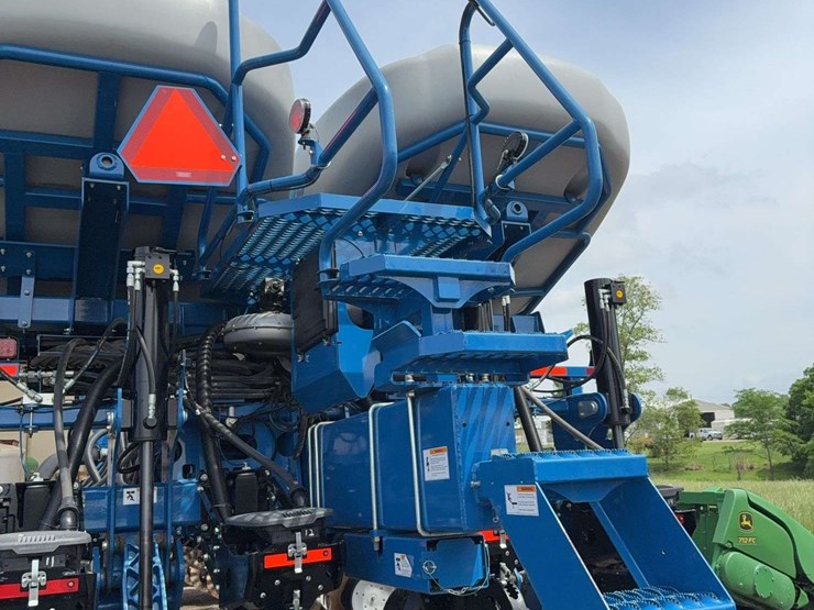 kinze-24-center-fill-planter,-30''-image-20