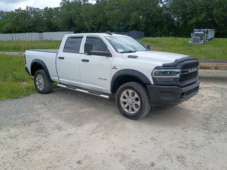 2020-dodge-2500-image-12