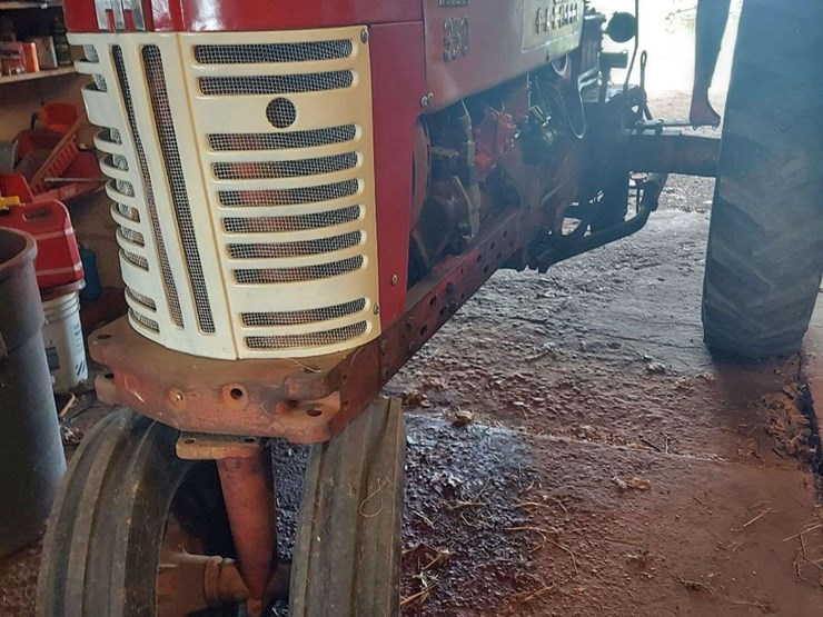 1958-farmall-350-row-crop-diesel-image-1