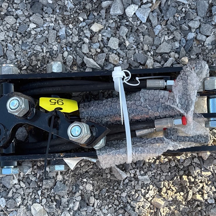 #95 • Mini ex hydraulic thumb