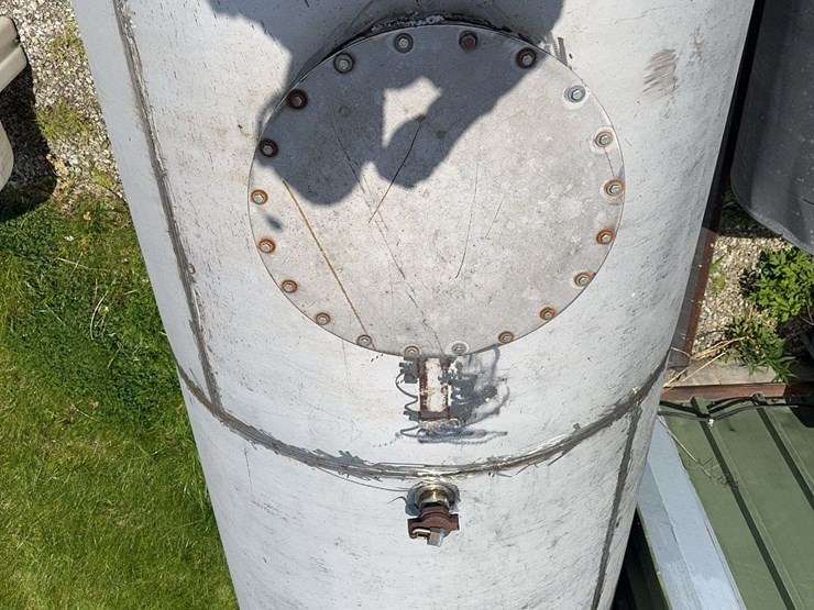 stainless-steel-diesel-tank-and-pump---15’-long-x-63”-diameter---approximately-2500-gal.-image-13