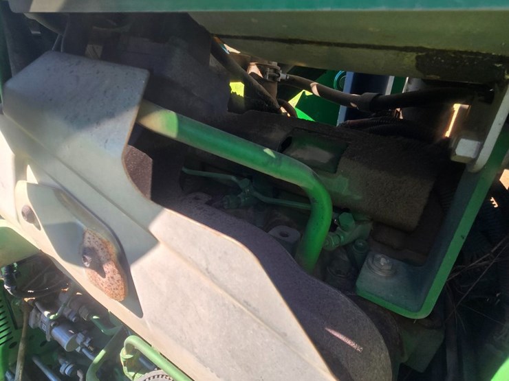 2010-john-deere-6115d-image-21