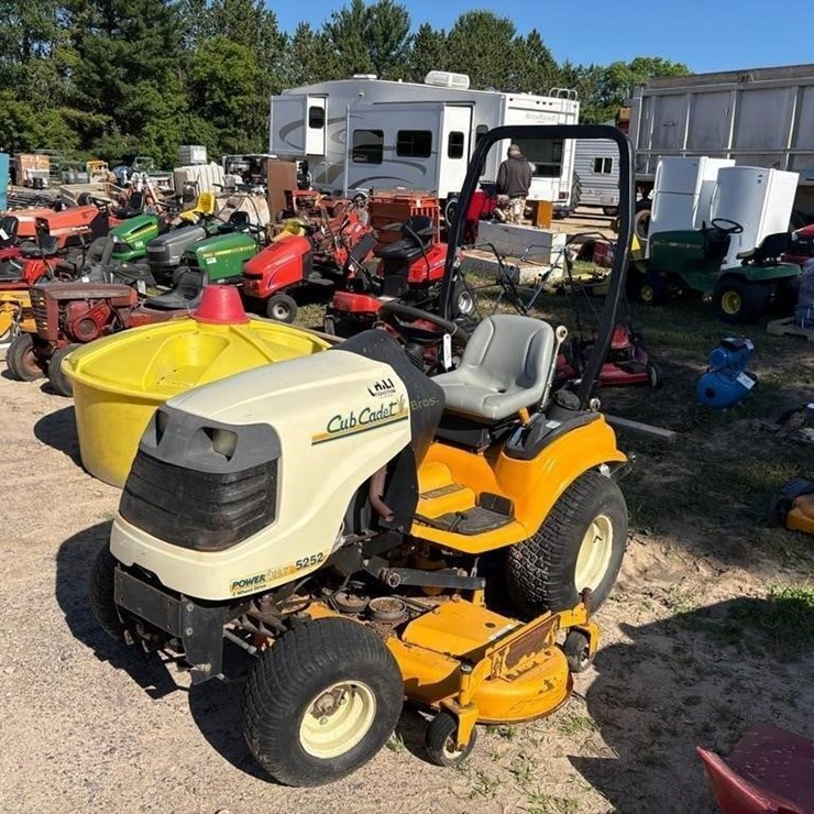 CUB CADET 5252