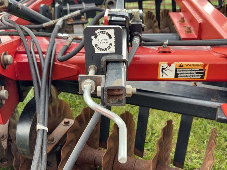 case-ih-330-image-34