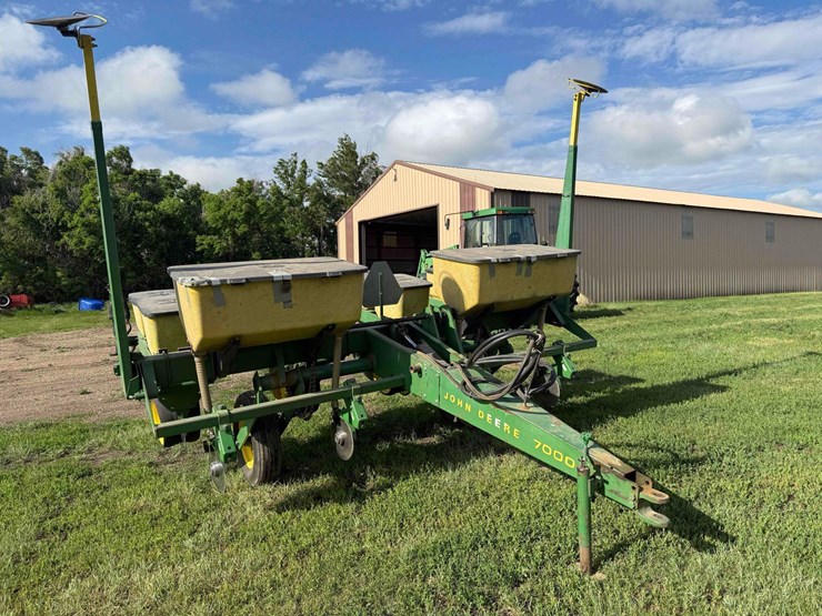 john-deere-7000-image-7