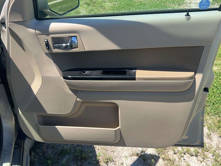 2012-ford-escape-image-62