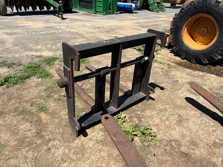 2013-jcb-541-70-image-26