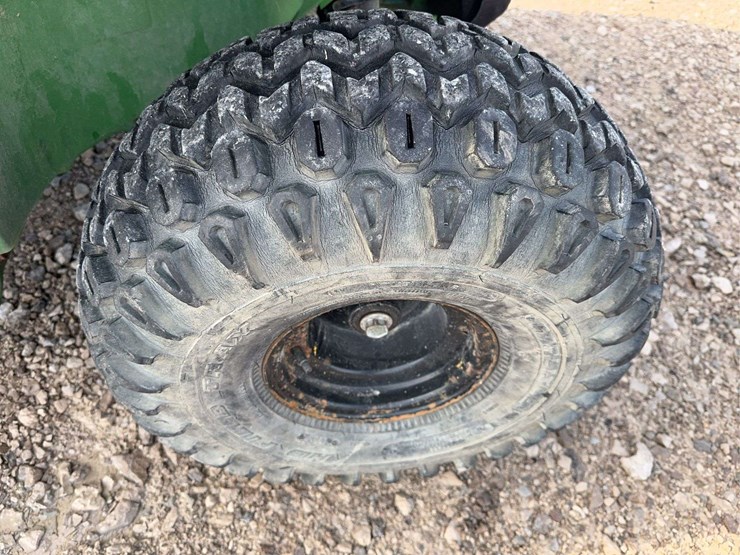 john-deere-gator-image-10