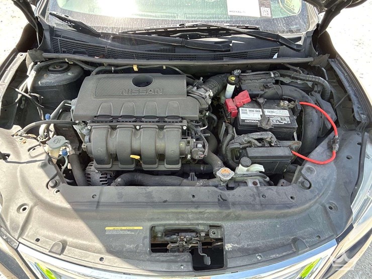 2015-nissan-sentra-sedan-image-7