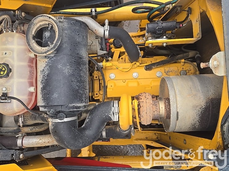 2014-deere-310k-ep-image-32