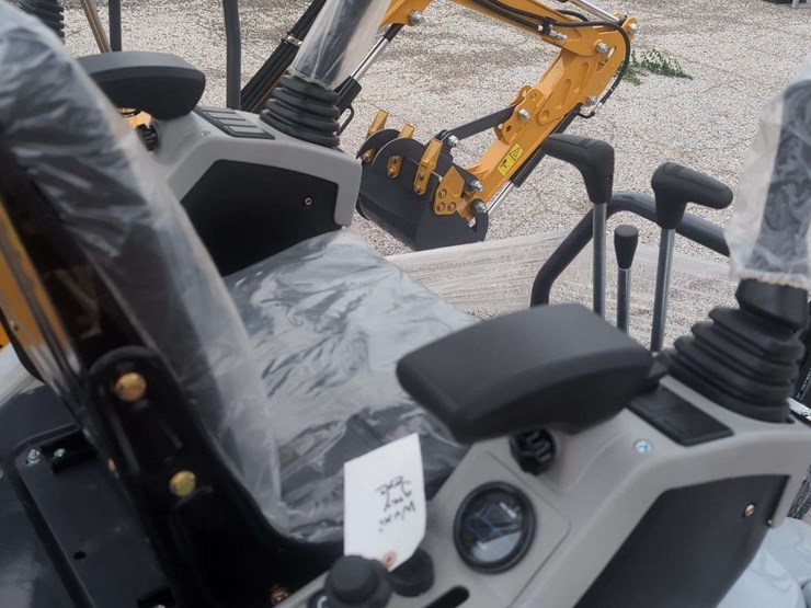 ats-mini-excavator-ats-me18---11.4-hp---grey-image-7