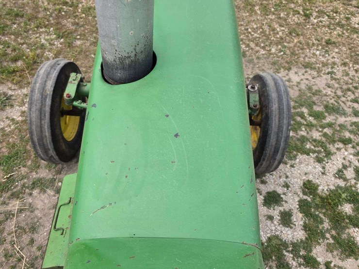 john-deere-3010-image-29