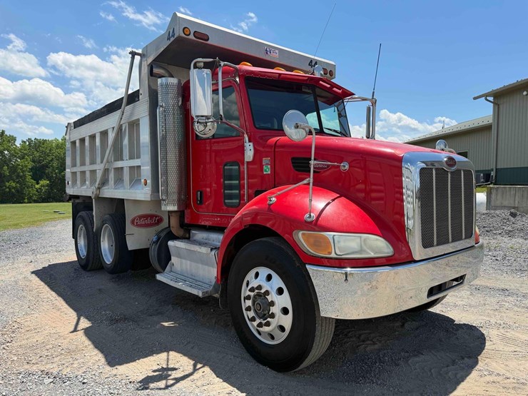 2011-peterbilt-337-image-7