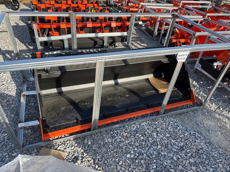 #77-•-pabreak-72”-skid-steer-4in1-hydraulic-bucket-image-1