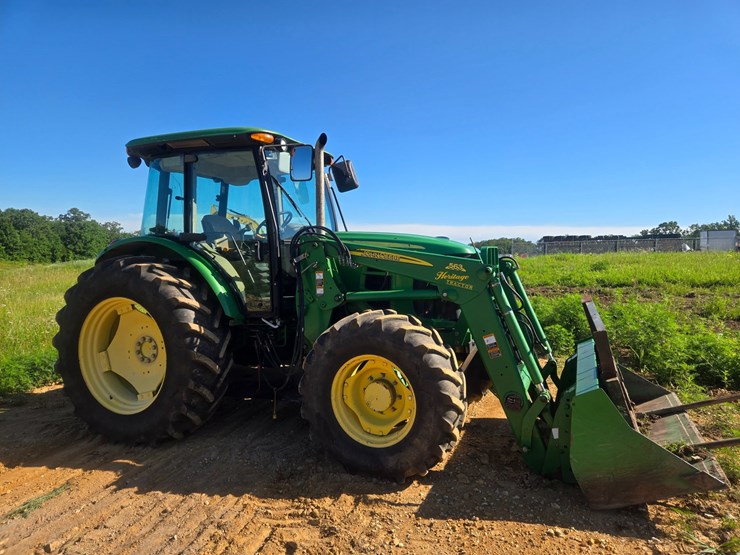 2010-john-deere-6115d-image-13