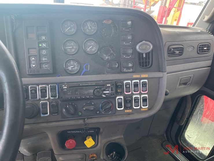 peterbilt-365-image-20