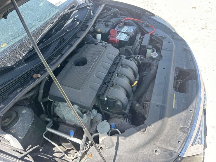 2015-nissan-sentra-sedan-image-9