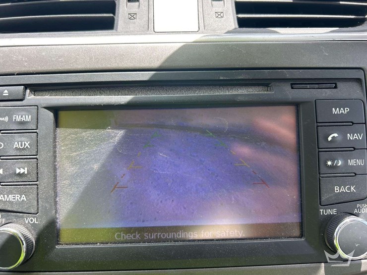 2013-nissan-sentra-sedan-image-15