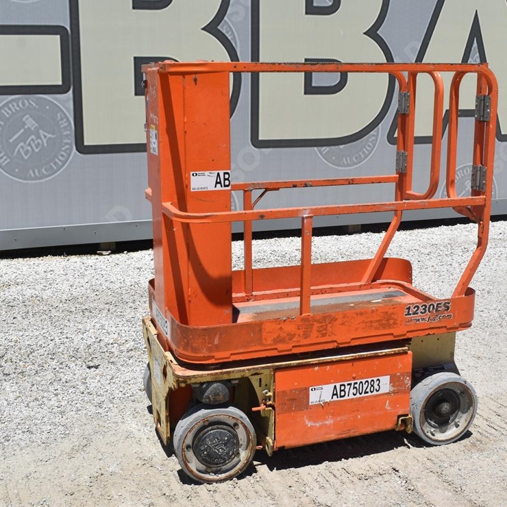 JLG 1230ES