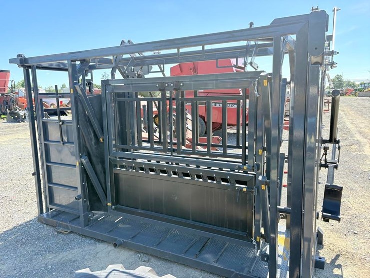 mechanical-squeeze-chute-image-1