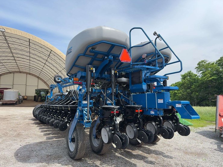kinze-24-center-fill-planter,-30''-image-21