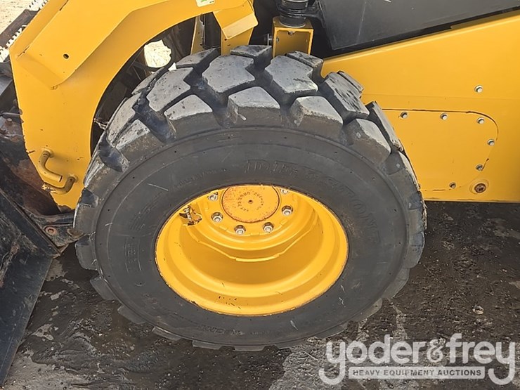2017-caterpillar-262d-image-9