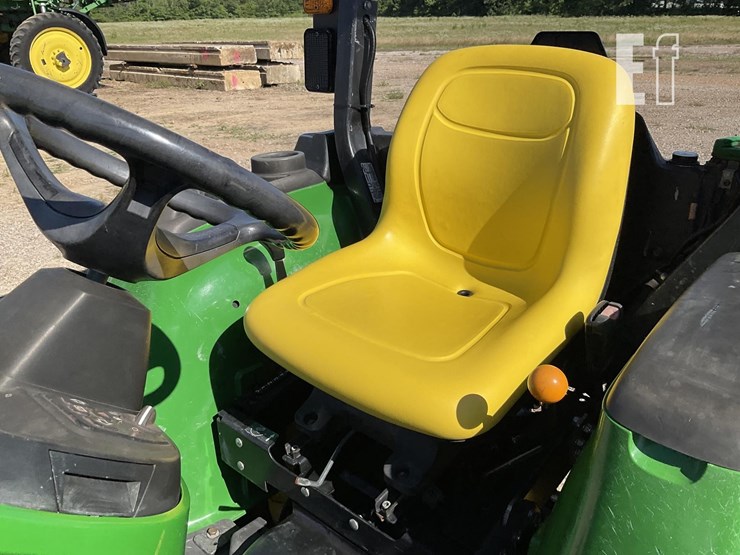 2027-john-deere-3025e-image-8