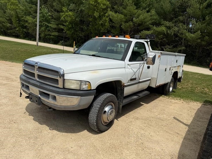 1997-dodge-3500-image-1
