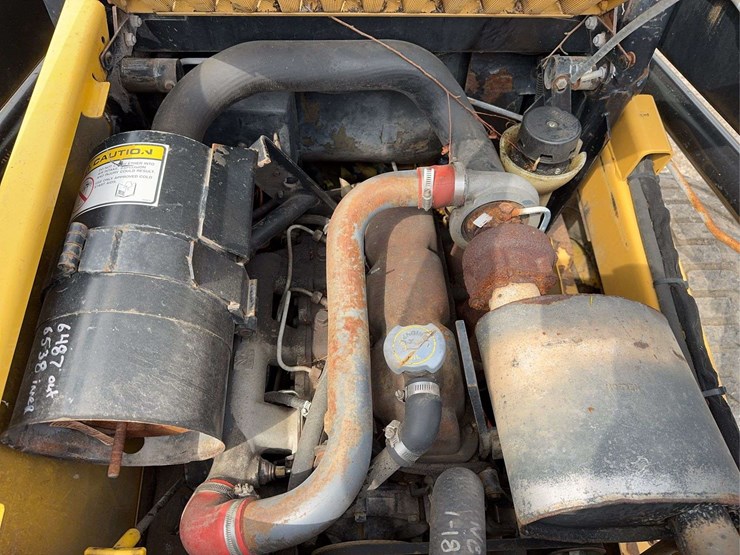 new-holland-lx865-image-10