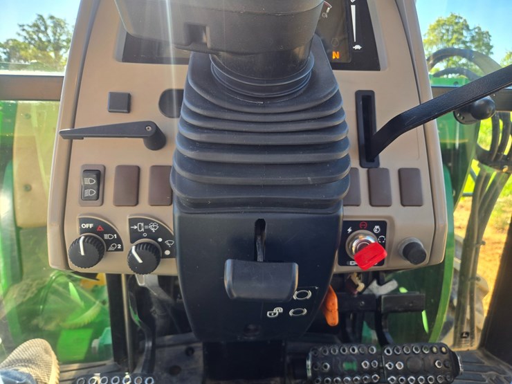 2010-john-deere-6115d-image-42