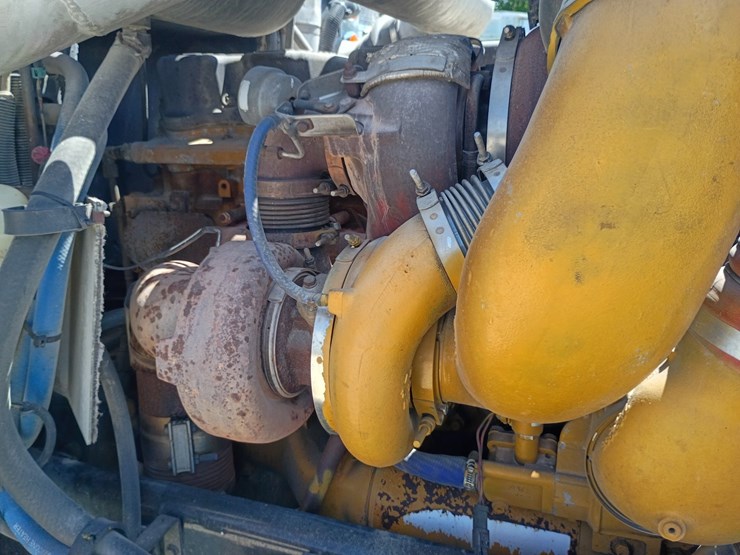 2005-peterbilt-379-image-29
