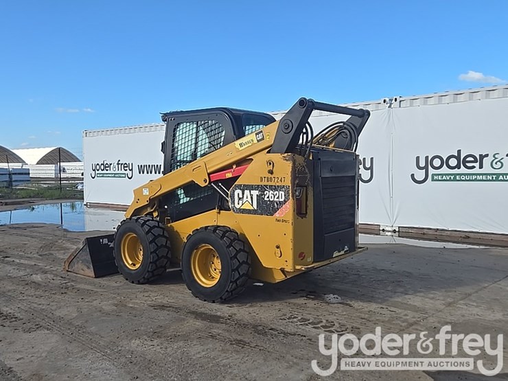 2017-caterpillar-262d-image-3