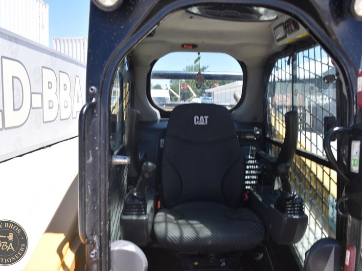 2023-caterpillar-259d3-image-35
